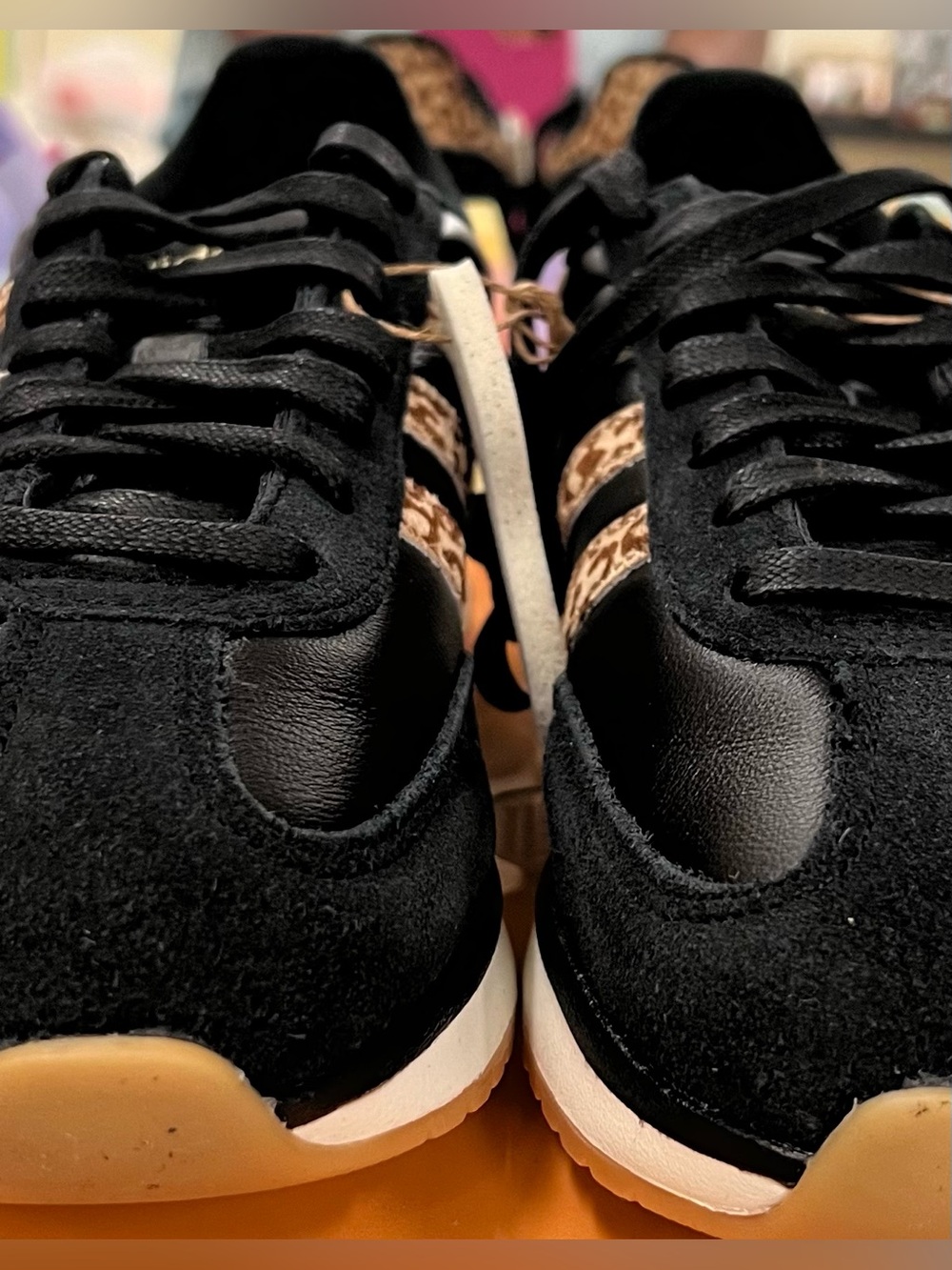 Adidas Women’s Sz 8.5 Run 70s 2.0 Black Leather Sneakers with Leopard Stripe - Picture 7 of 11